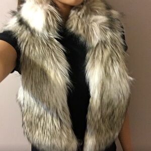 faux fur vest S